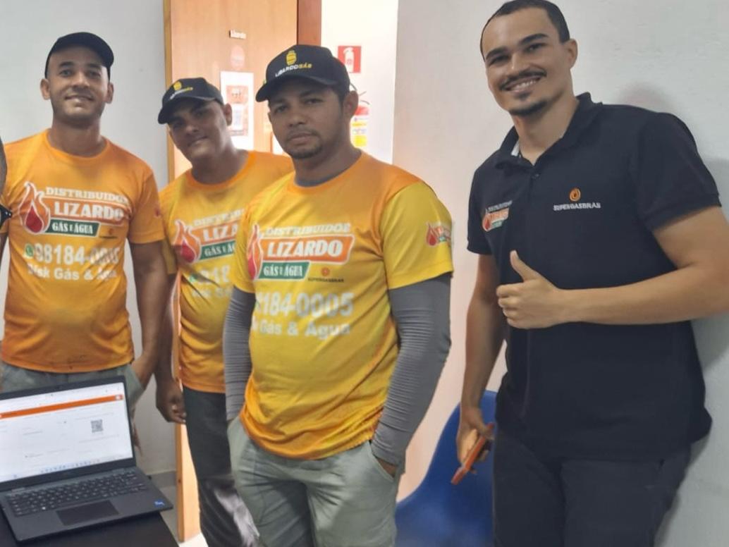 Equipe de atendimento da Lizardo Gás e Água